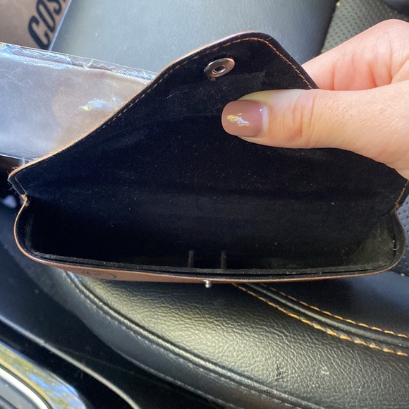 SUNGLASSES CASE - Picture 4 of 4